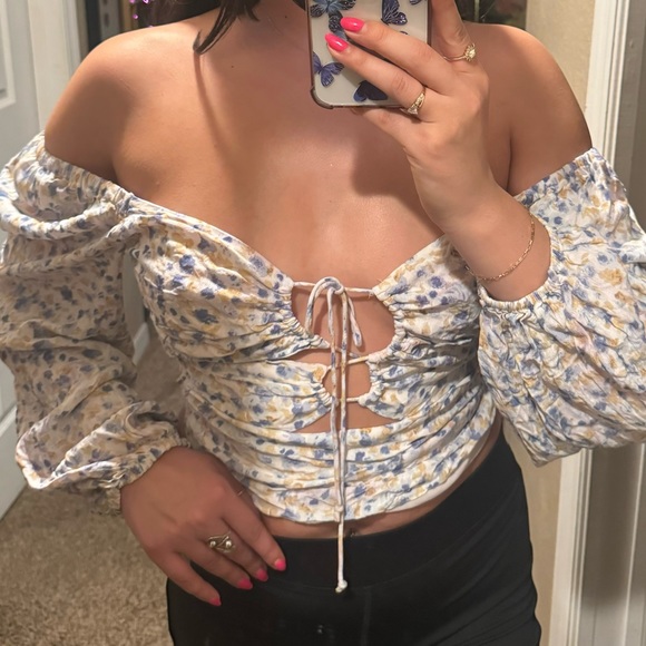 Off Shoulder Crop Top Blouse size M - Picture 2 of 3